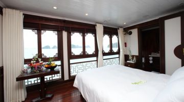 Grand Deluxe Cabin (Large Window)