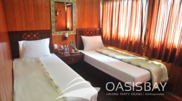 Twin bed - upper floor