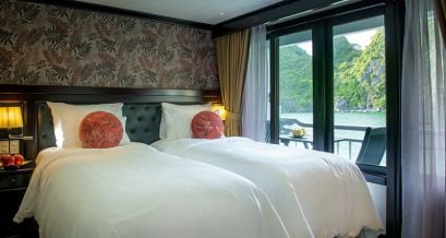 Luxury Twin bed Private Balcony - upper floor cabin 