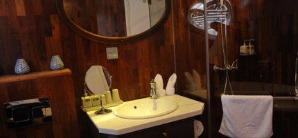 Bathroom Deluxe cabin