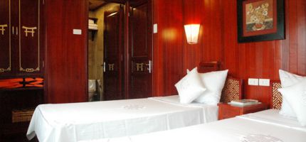 Twin bed cabin