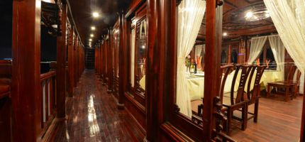 Cruise restaurant