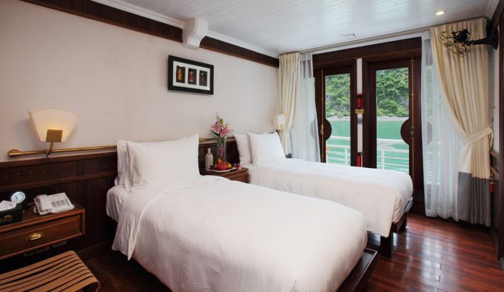 Twin bed balcony