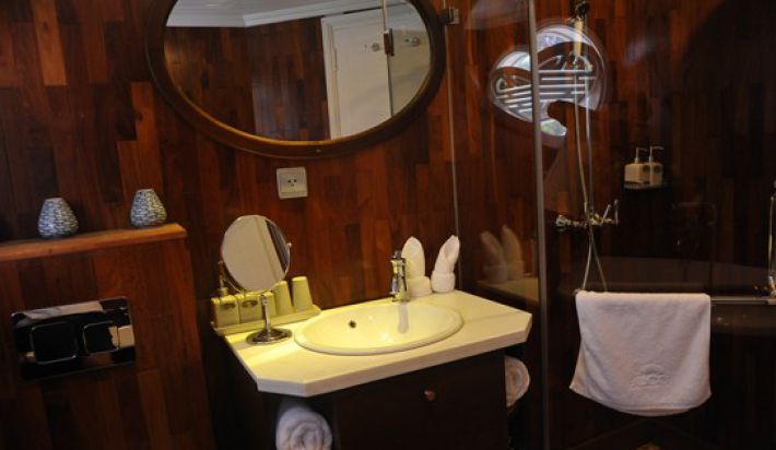Bathroom Deluxe cabin