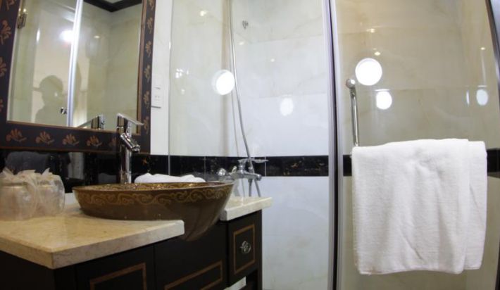 Bathroom Suite cabin