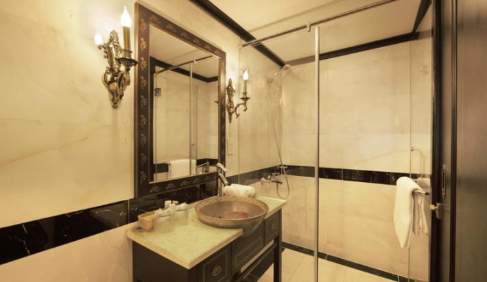 Bathroom Suite cabin