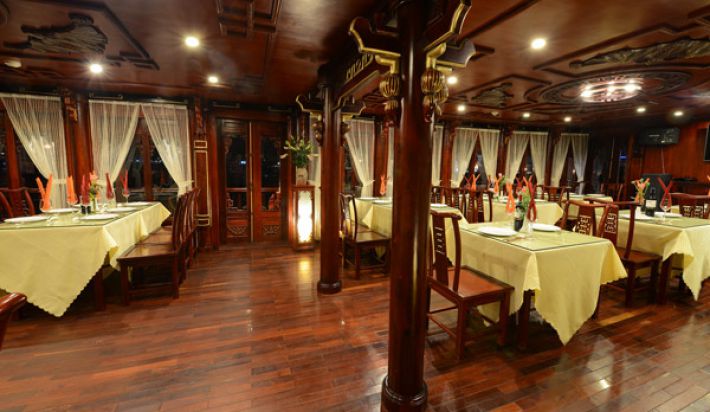 Cruise restaurant