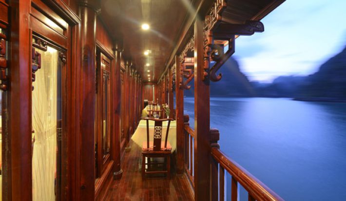 Cruise restaurant