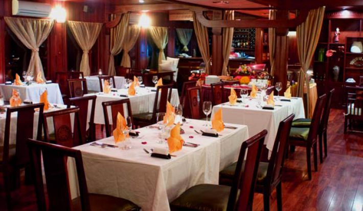 Cruise restaurant