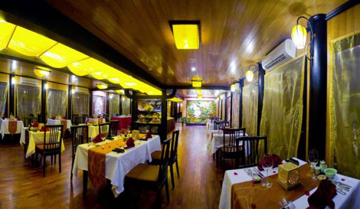 Cruise restaurant