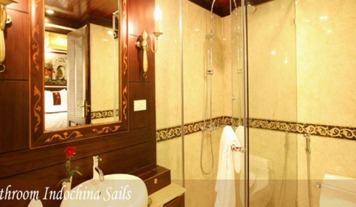 Deluxe cabin bathroom