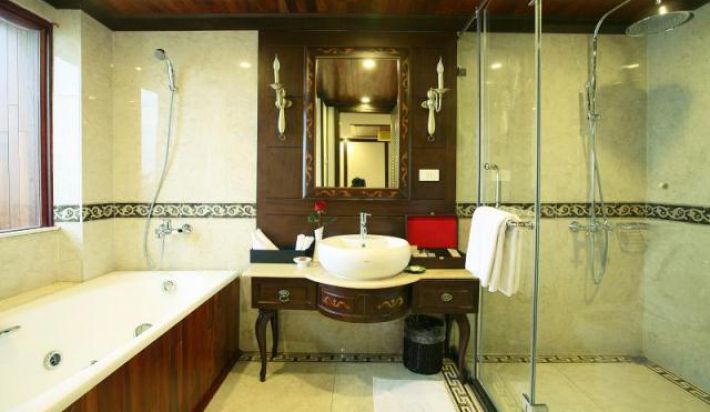 President Suite bathroom