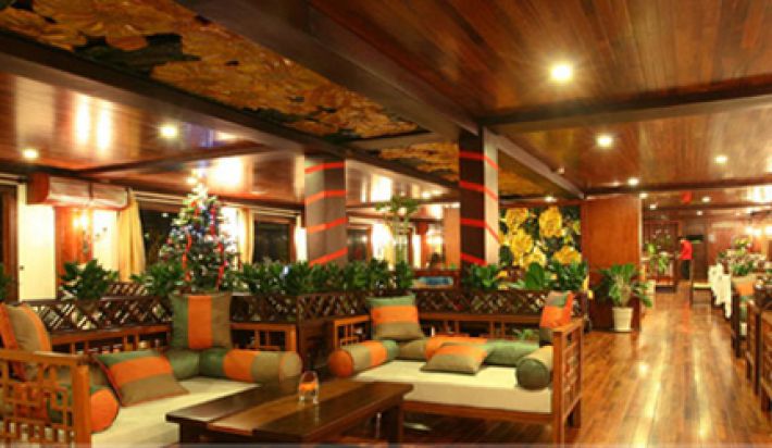 Cruise restaurant