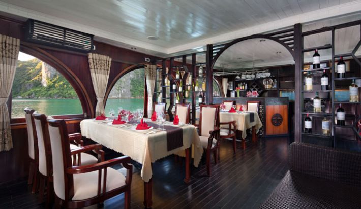 Cruise restaurant