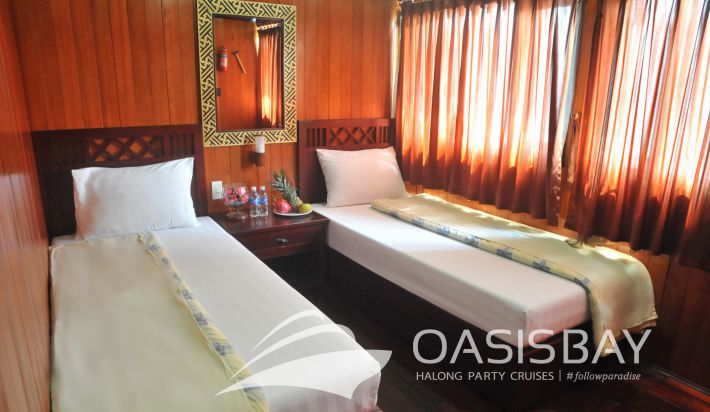 Twin bed cabin