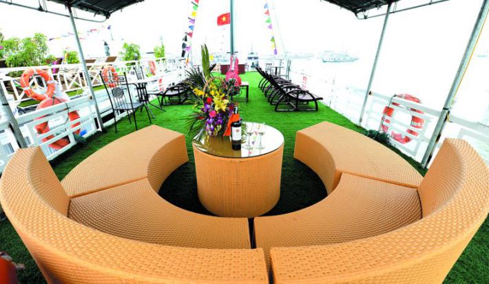 Cruise sundeck