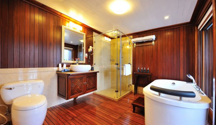 Bathroom Superior Suite