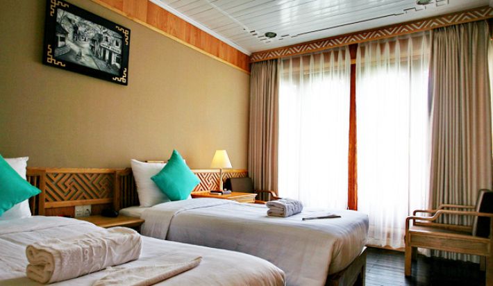Twin bed ocean View