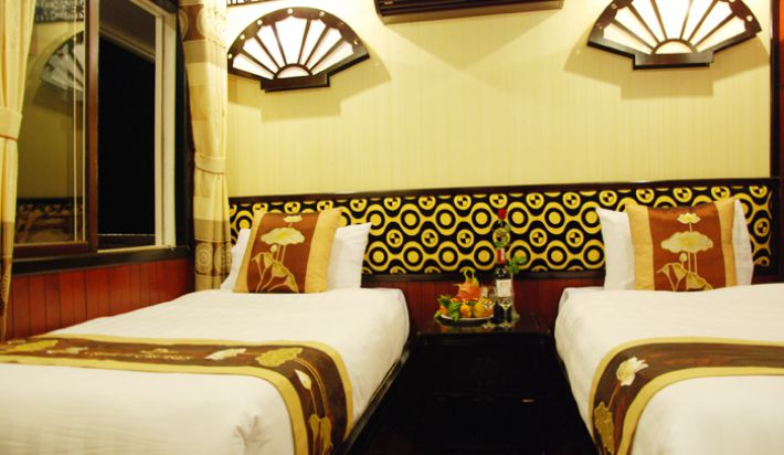 Twin bed cabin